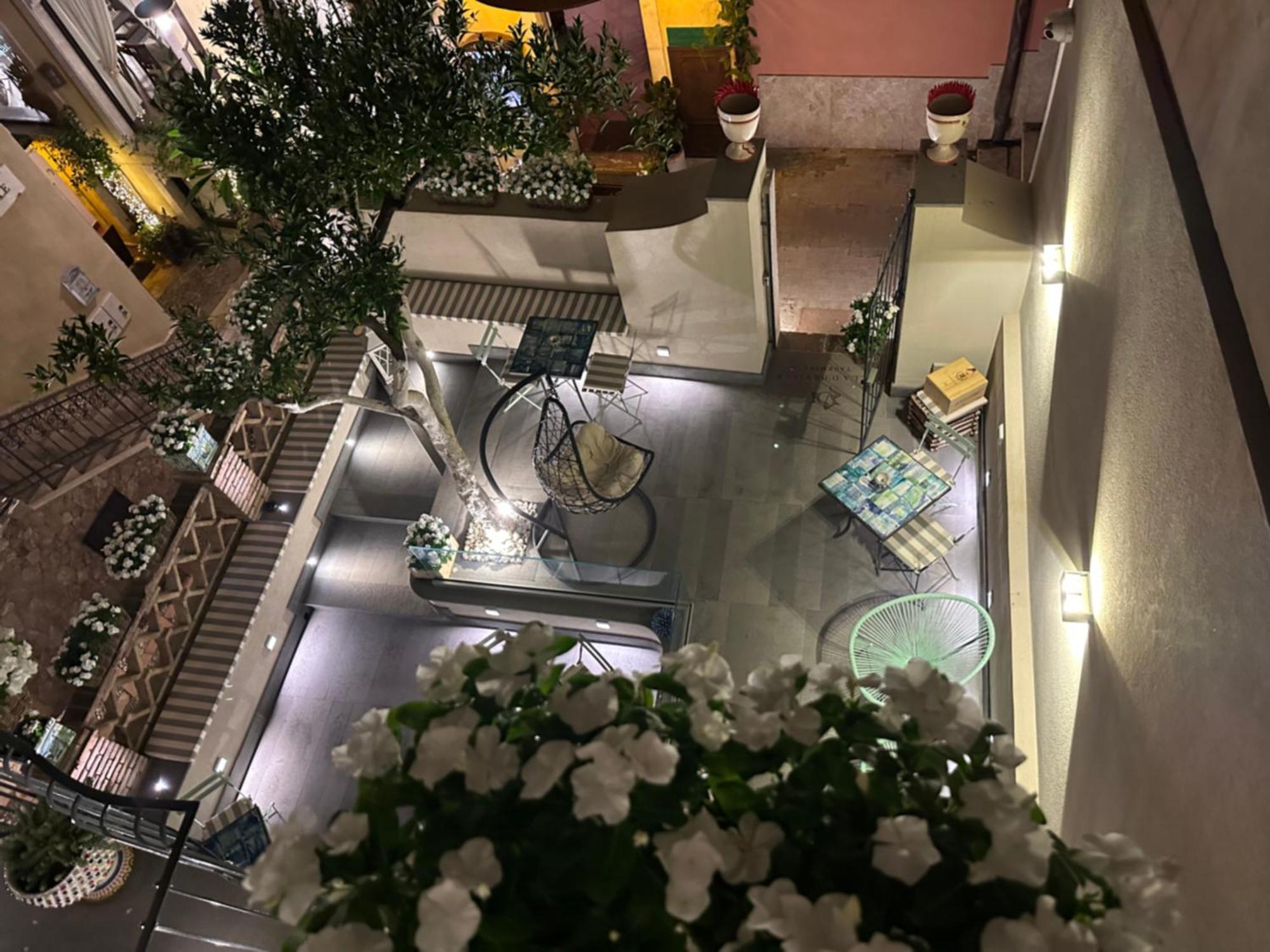 Villa D'Orville Luxury Suites Таормина Екстериор снимка