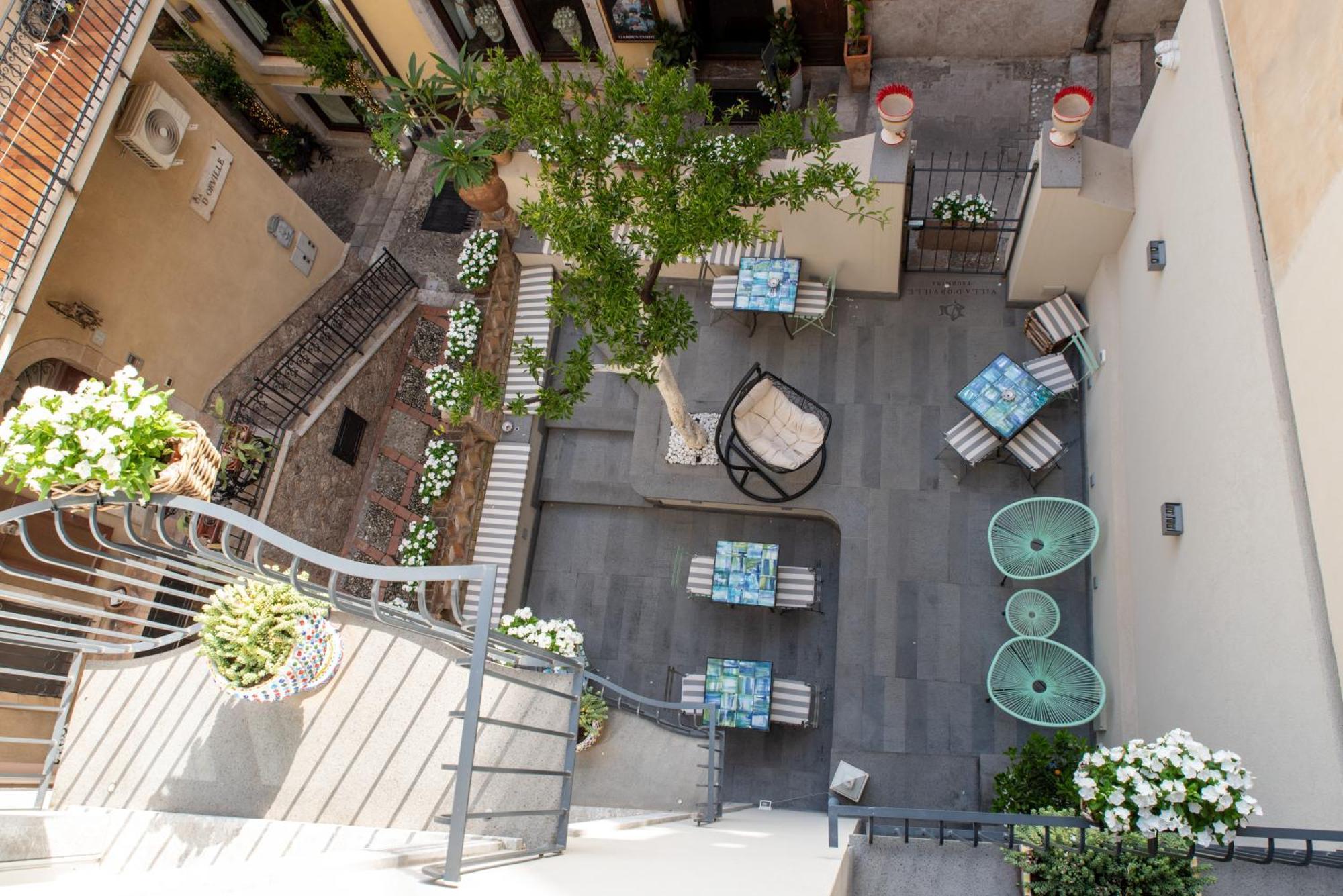 Villa D'Orville Luxury Suites Таормина Екстериор снимка