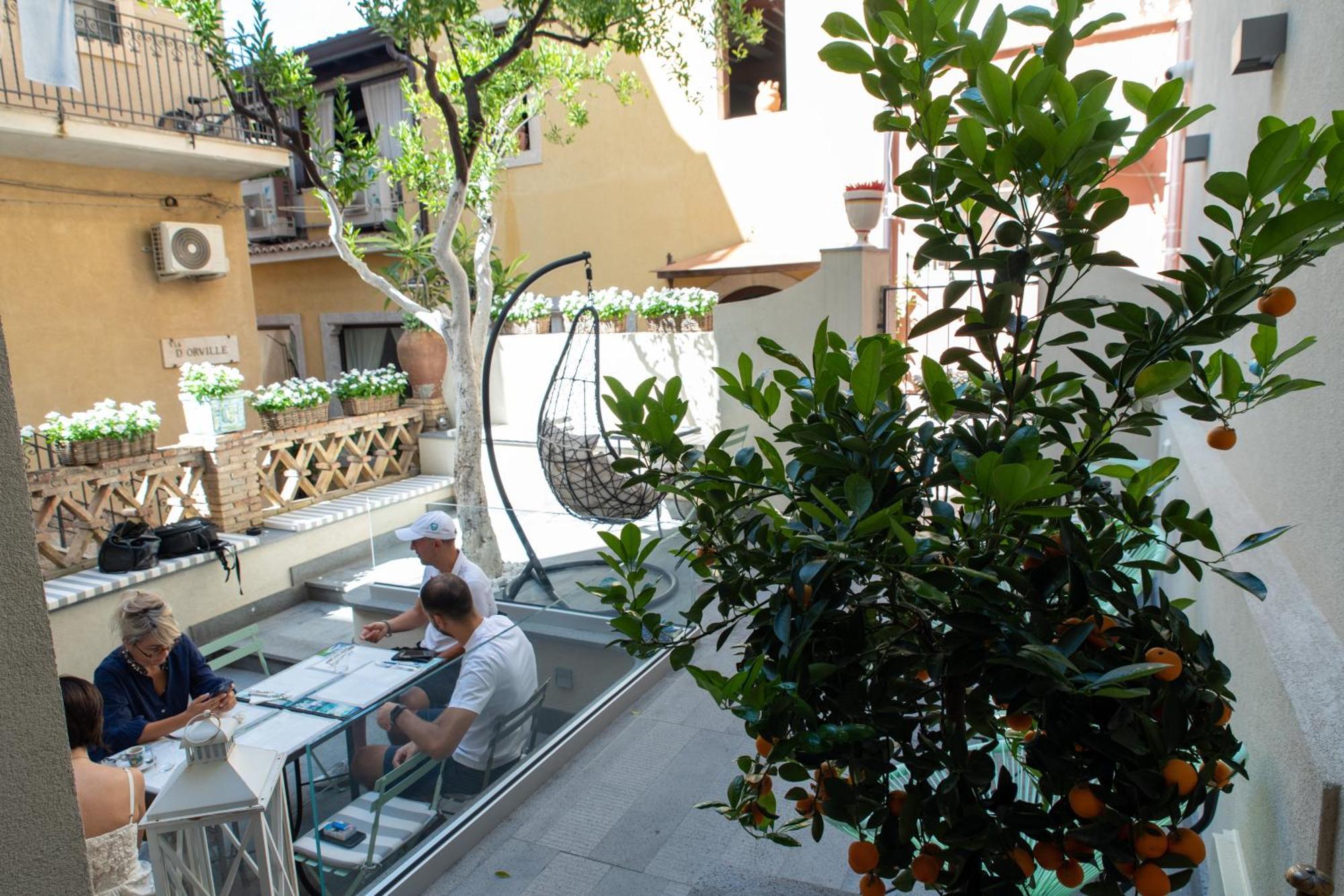 Villa D'Orville Luxury Suites Таормина Екстериор снимка