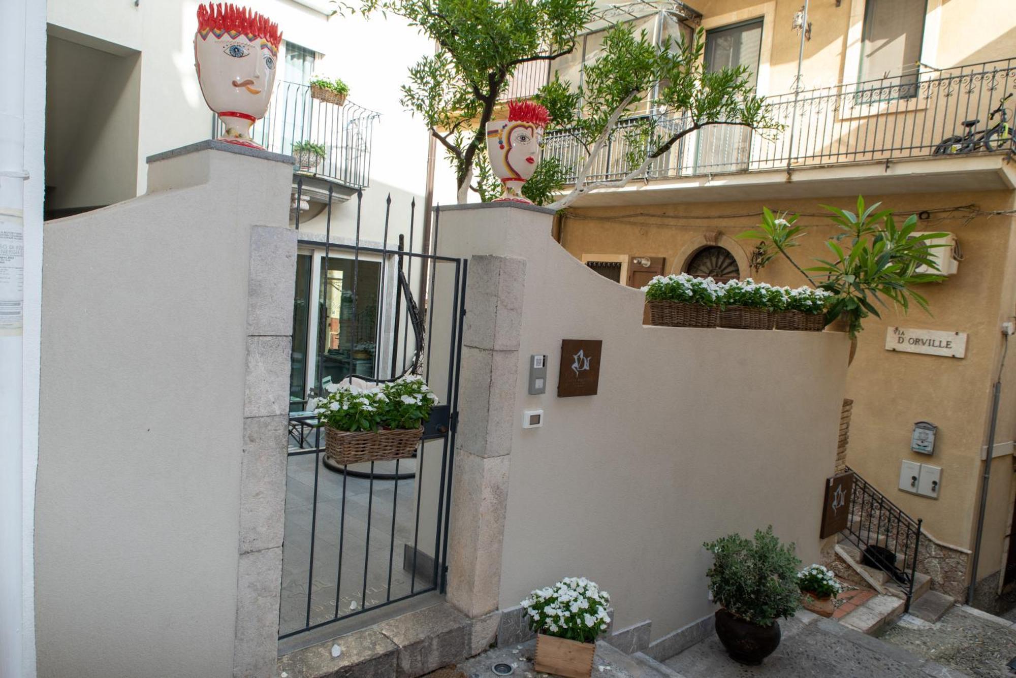 Villa D'Orville Luxury Suites Таормина Екстериор снимка