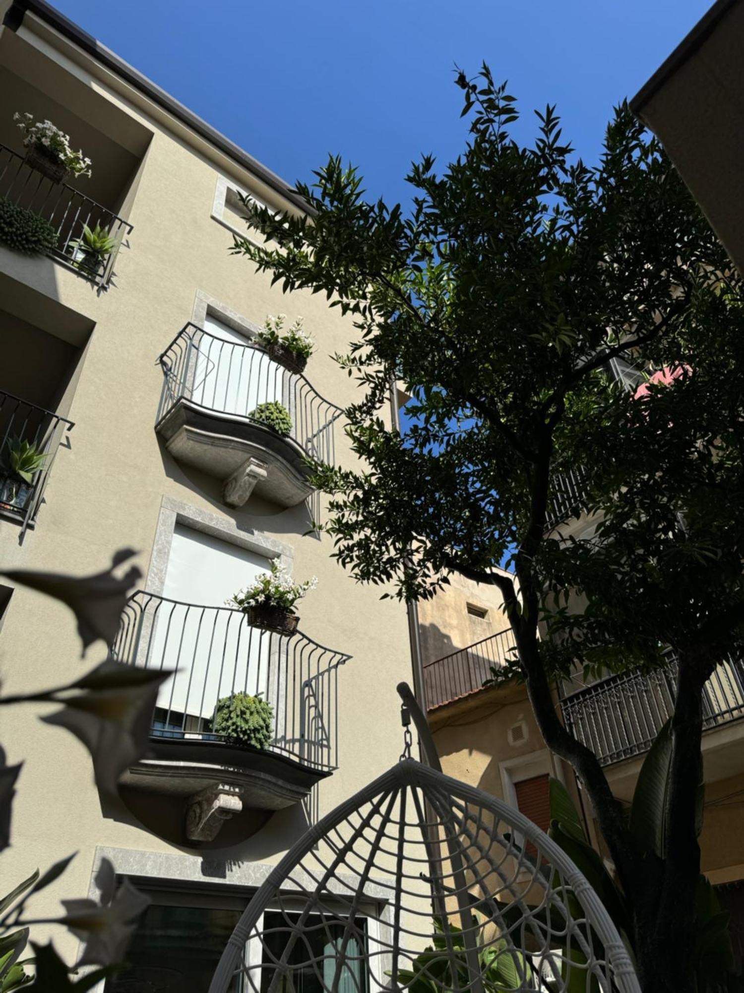 Villa D'Orville Luxury Suites Таормина Екстериор снимка