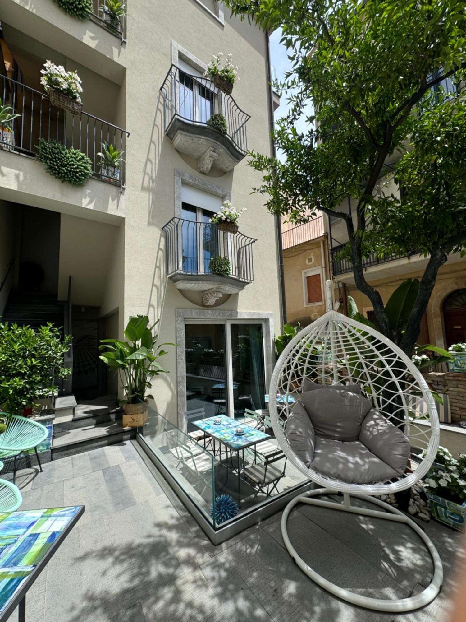 Villa D'Orville Luxury Suites Таормина Екстериор снимка