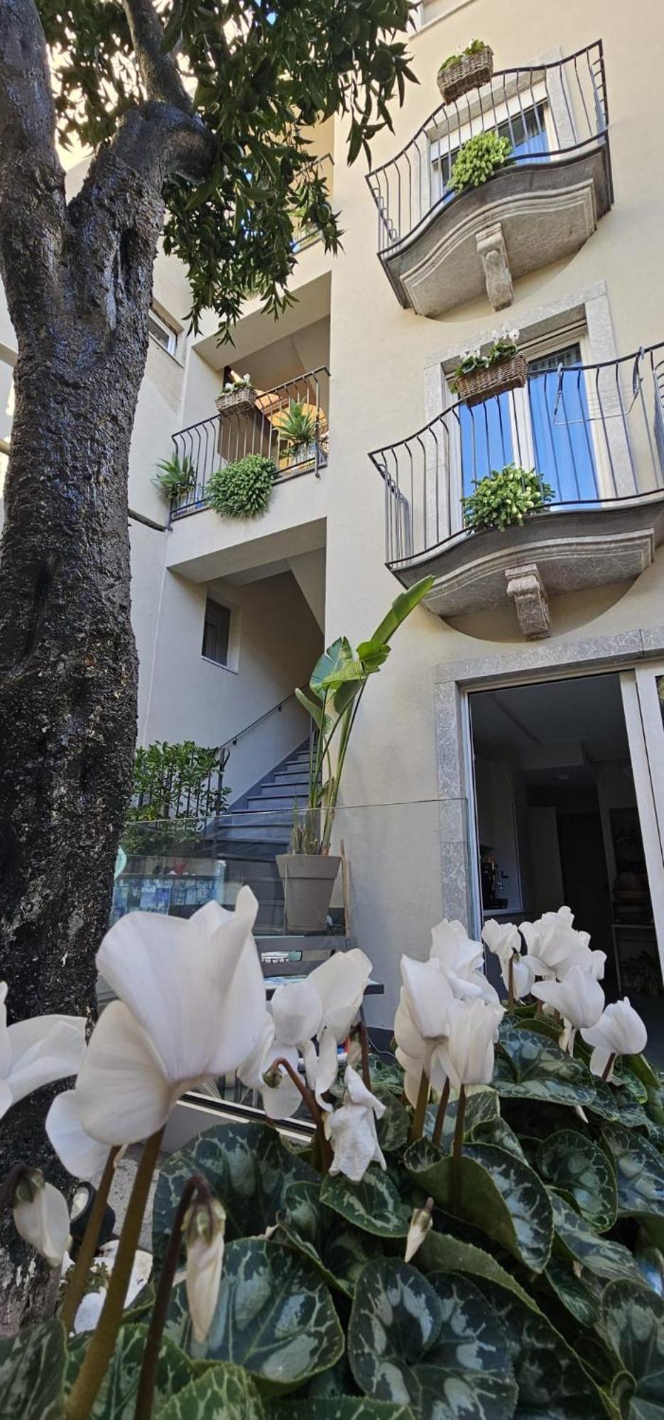 Villa D'Orville Luxury Suites Таормина Екстериор снимка