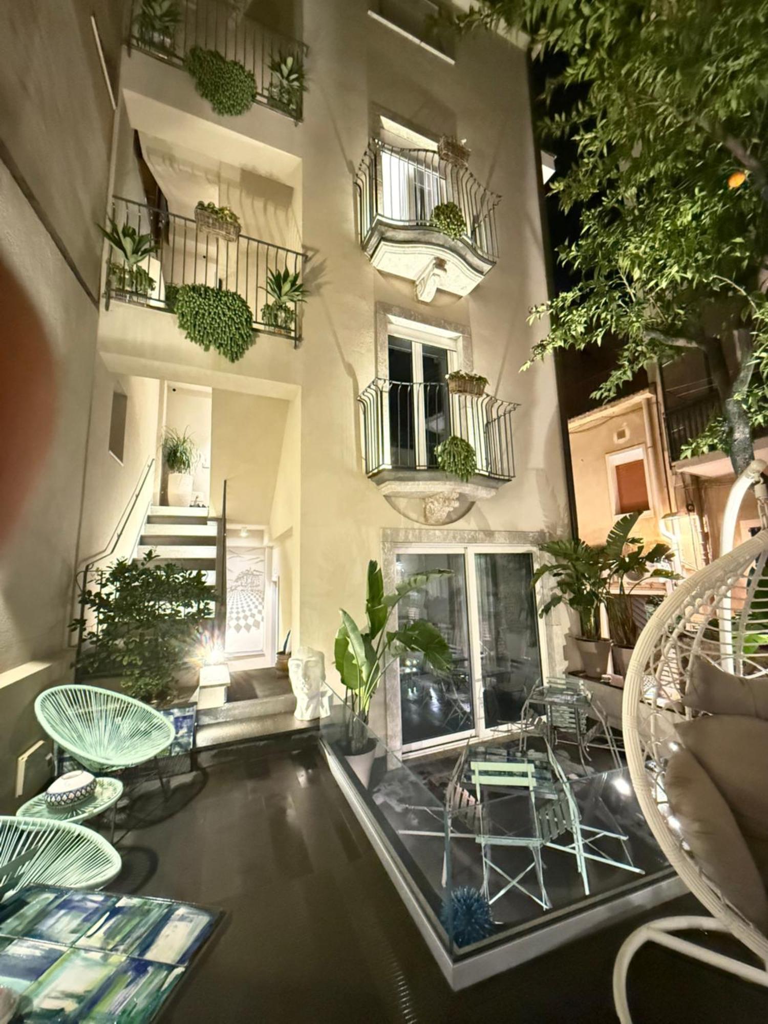 Villa D'Orville Luxury Suites Таормина Екстериор снимка